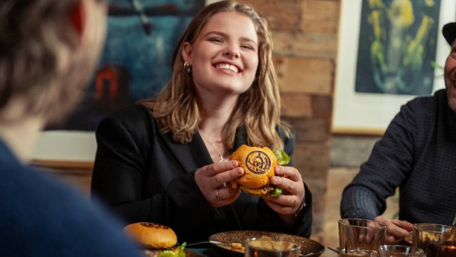 EKSKLUSIV COOP-KVELD: OPPLEV HÅNDVERKET BAK ØLET OG SMAK BYENS BESTE BURGER