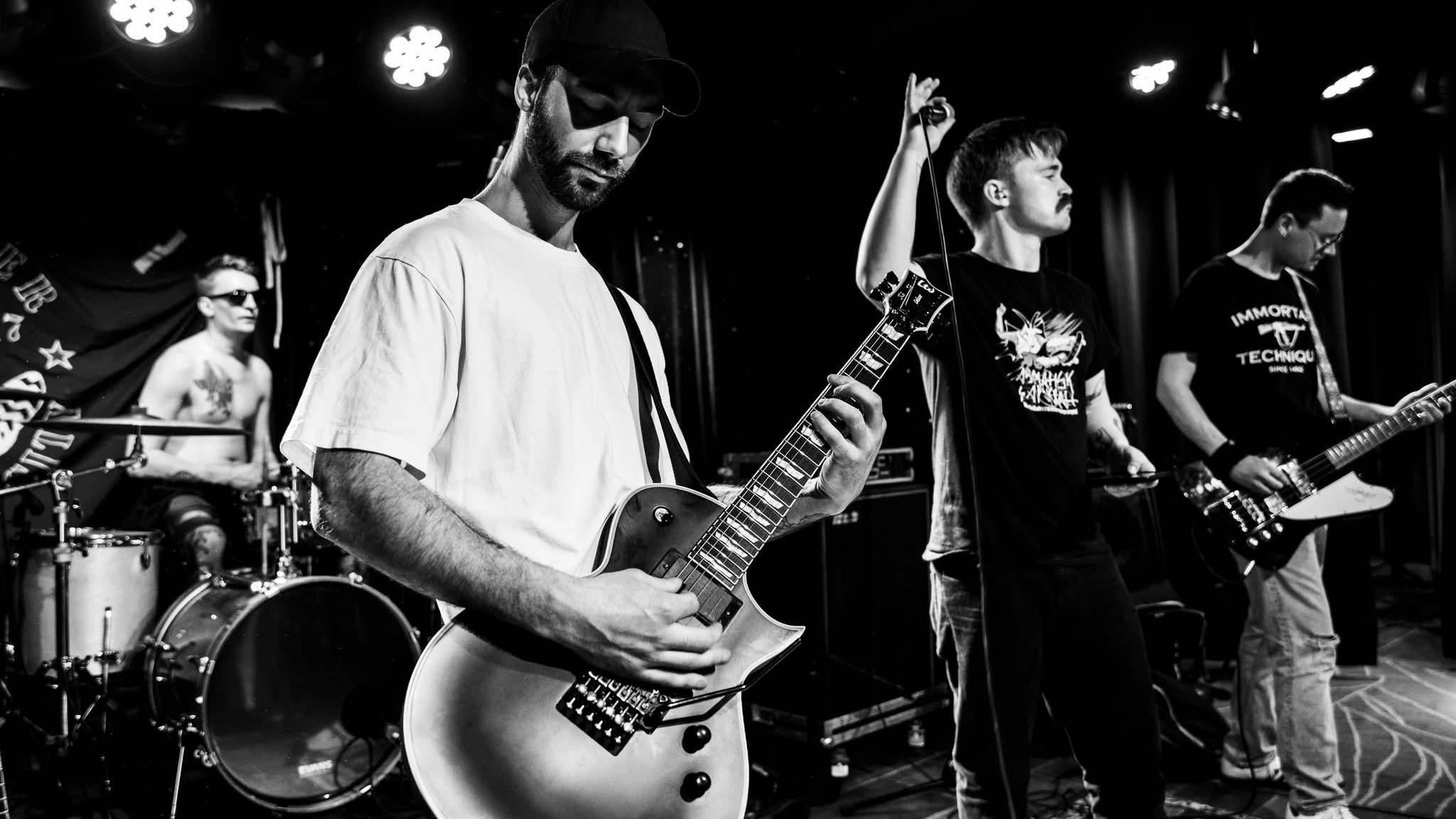 BRÆKKÆKKEL inviterer til EP-release på E.C. Dahls Bryggeri!