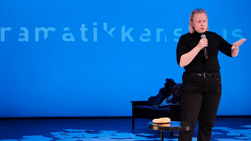 Dramatikeren inviterer: Pernille Mercury Lindstad om: Kunstnermyten
