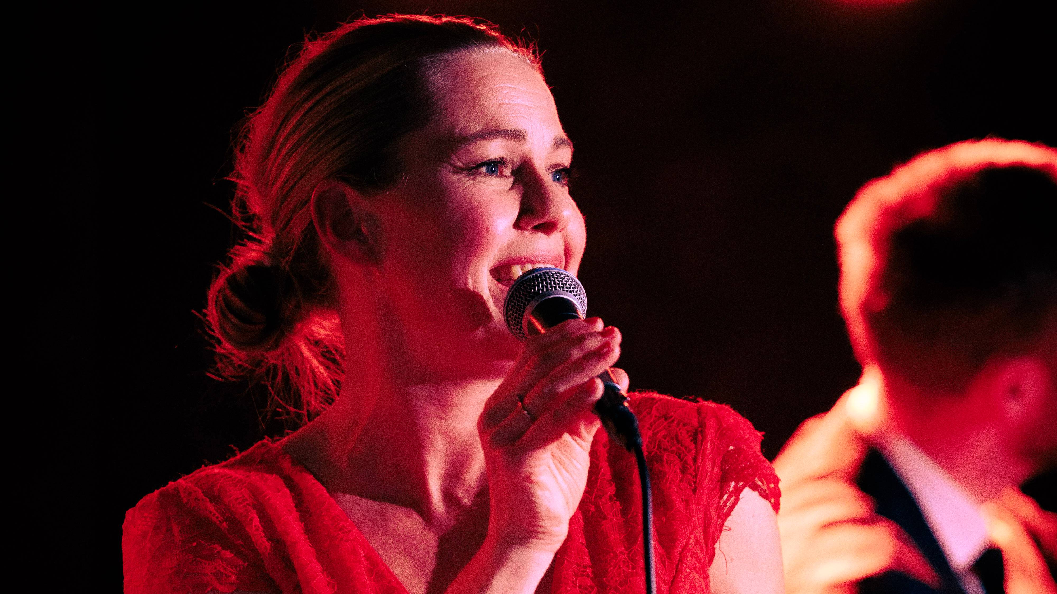 Felix Peikli & Strings ft. Venke Knutson: The Jazz Romantic Songbook