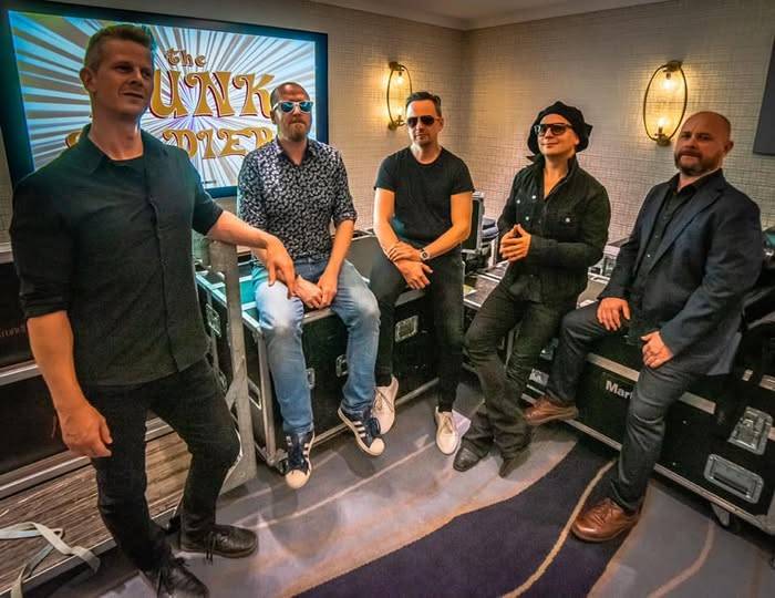 Bilde for arrangement THE FUNK SOLDIERS i tradisjon tro. 1 påskedag på 3B