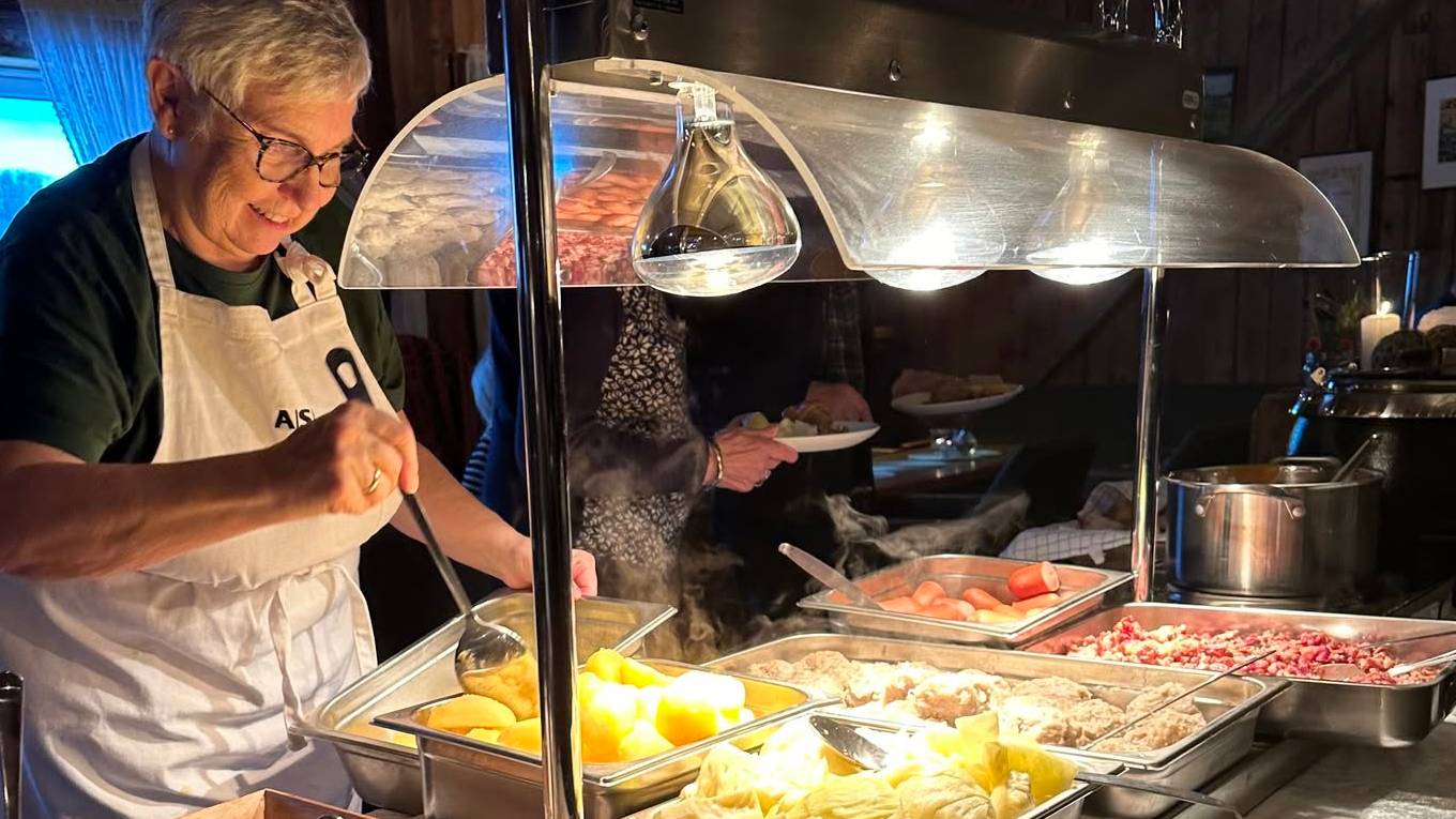 Klubb og duppe-buffet på Lerflaten gård