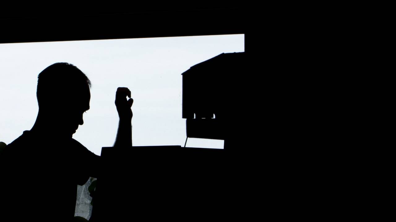 Bachs Goldbergvariasjoner i stummende mørke