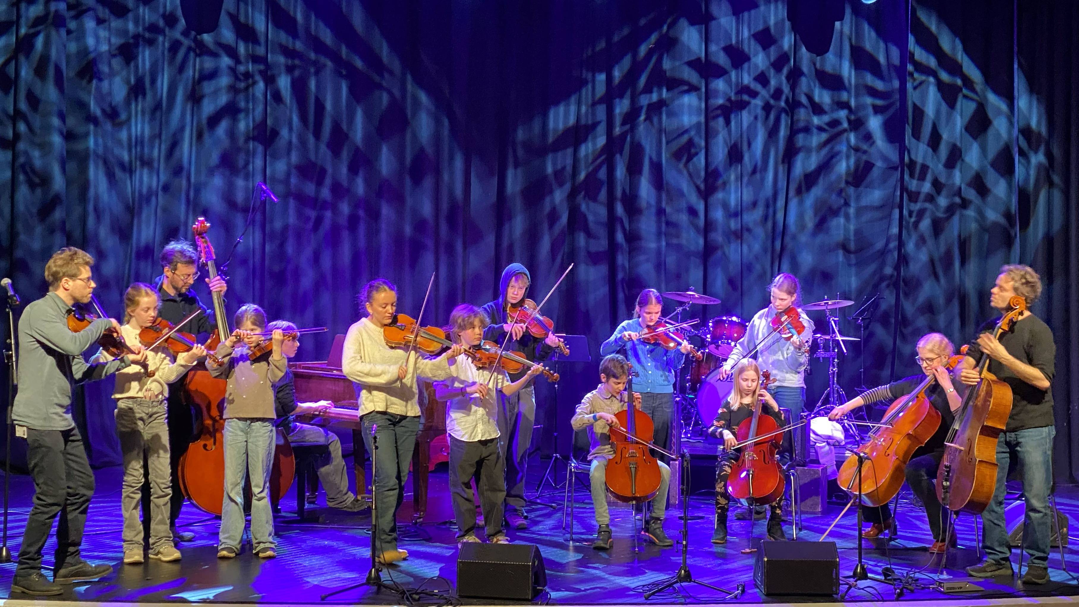 Konsert med Ila strykeband og Trond Wiger